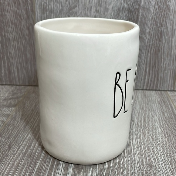 NWT Rae Dunn “BE BOLD” Ceramic Coffee Tea Mug - Picture 2 of 6